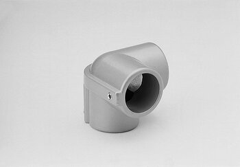 Ein grauer 90-Grad-Eck-Verbinder mit zylindrischen Öffnungen und einer Schraube zur Fixierung