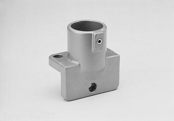 Metallisches Boden-Wandlager mit zylindrischem Rohranschluss und rechteckiger Basis mit Befestigungslöchern